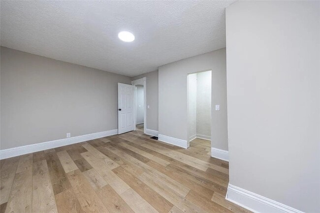 Building Photo - 322 Wisconsin St