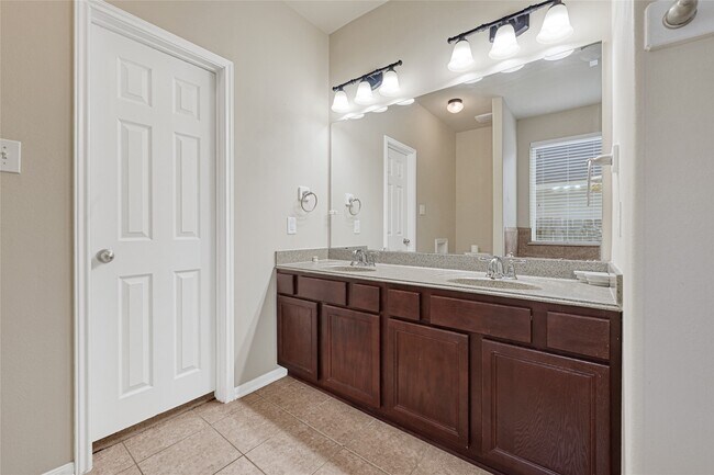 Building Photo - 15842 Lost Anchor Way Ln