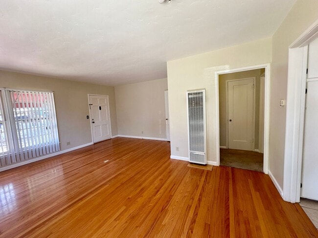 Building Photo - Charming 2 Bedroom Cottage in the Heart of Downtown Paso Robles! AVAILABLE July 1st, 2026 **DO NO...