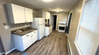 Building Photo - 222 Hamilton St