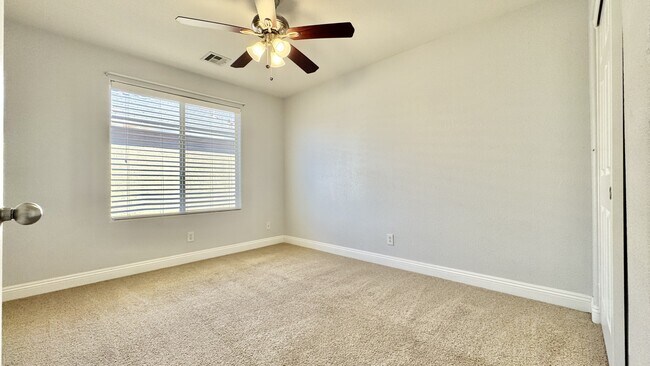 Building Photo - 5033 W Moberly Ave