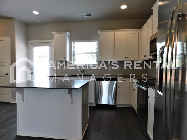 Building Photo - 7990 St.James Dr