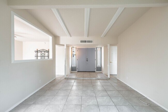 Building Photo - Charming 3 bedroom, 2 bath in East El Paso!