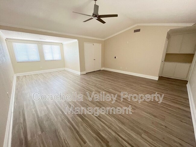 Building Photo - 41469 Woodhaven Dr W