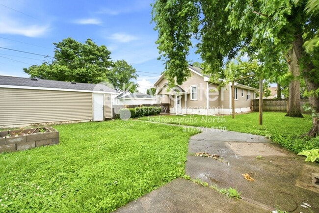 Building Photo - This well-maintained 3-bedroom, 2-bath home in Lebanon, IN offers practical comfort and modern co...