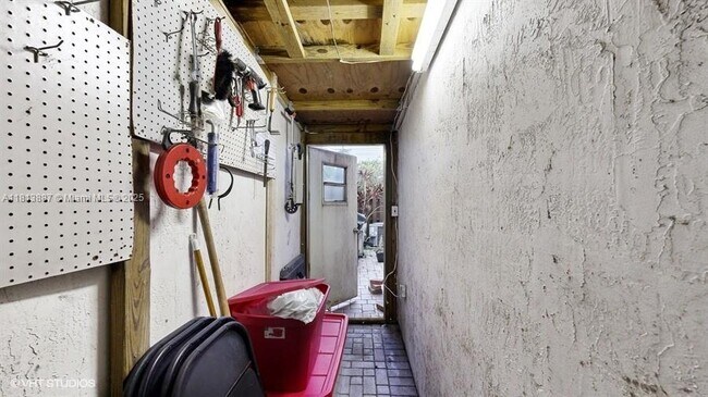 Building Photo - 6861 NW 107th Ct