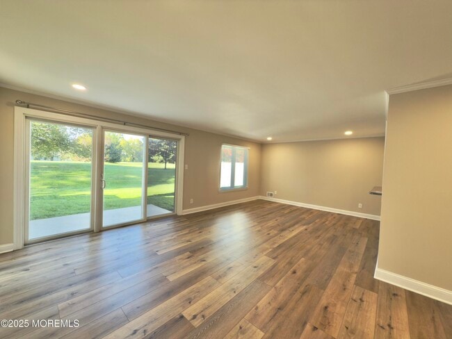 Building Photo - 79 Greenwood Dr