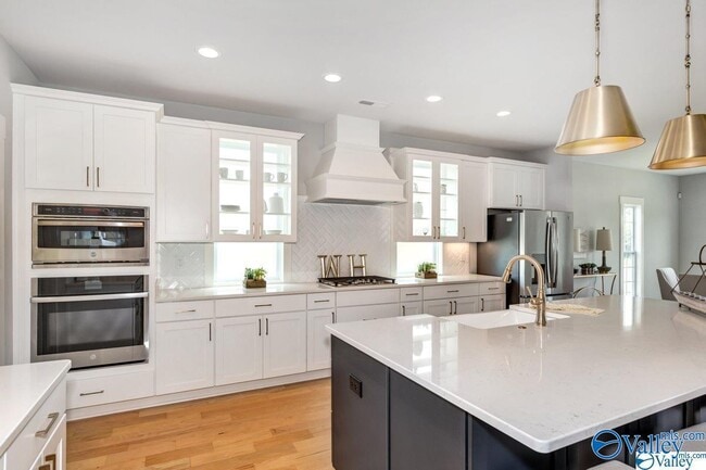 Building Photo - 6604 Waxwood Dr