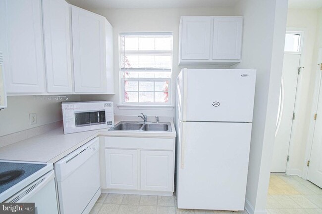 Building Photo - 38478 Ocean Blvd