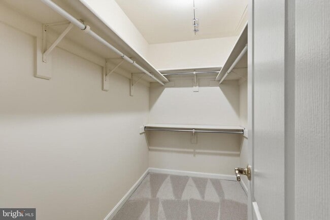Building Photo - 5629 Willoughby Newton Dr