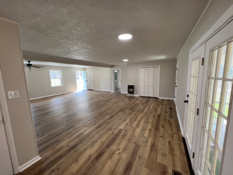 Building Photo - 2840 Shady Ln W