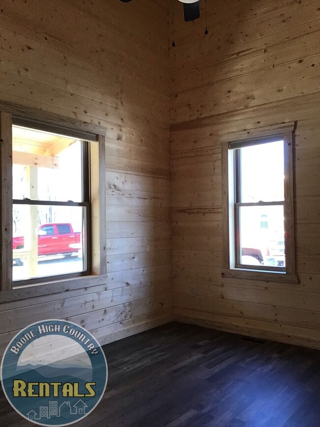 Building Photo - Beautiful 1bd Cabin In Trade, Tennessee