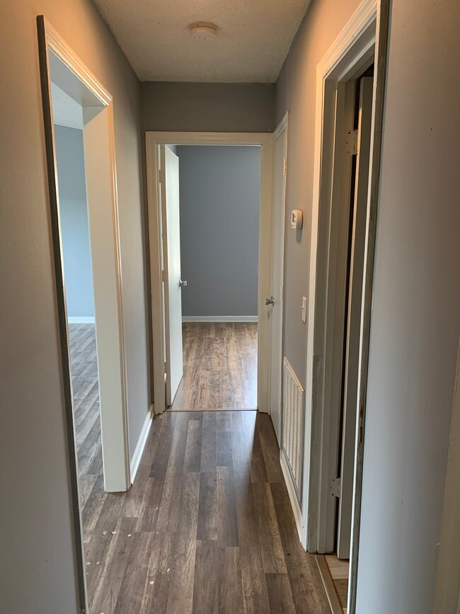 Building Photo - 3311 Chesapeake Cir