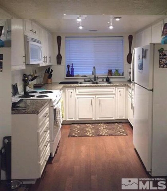 Building Photo - Northgate Village -  3 bedroom, 2.5 bath T...