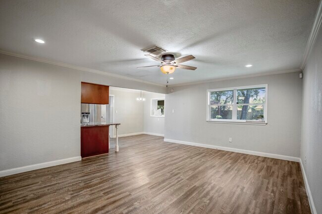 Building Photo - 2411 Orange St