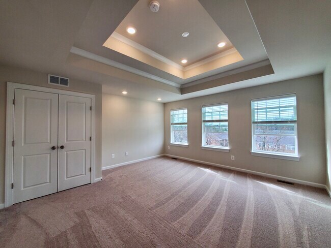 Building Photo - 5660 Lanteen St