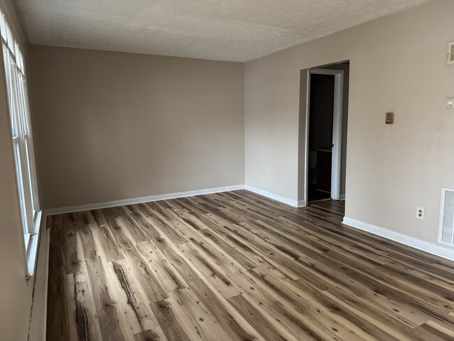 Building Photo - 179 Hedgewood Ct