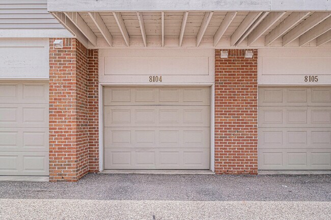 Building Photo - 8104 Addington Dr