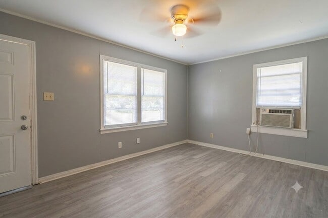 Building Photo - Bossier City - 3 Bed 1 bath -  Apartment