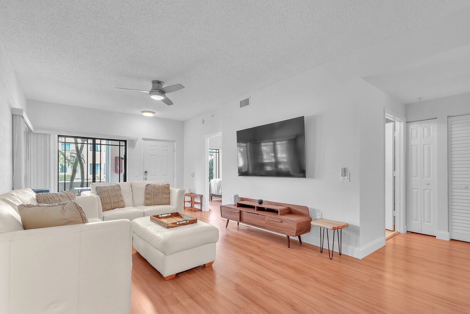 Building Photo - 2803 Sarento Pl