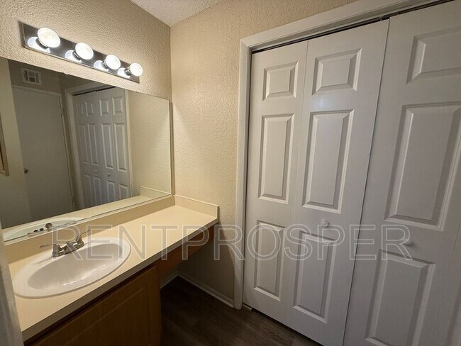 Building Photo - 4411 S Semoran Blvd