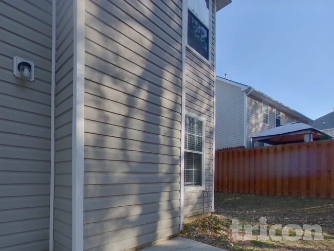 Building Photo - 138 Birchfield Way