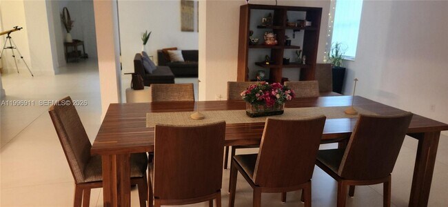 Building Photo - 3870 E Hibiscus St