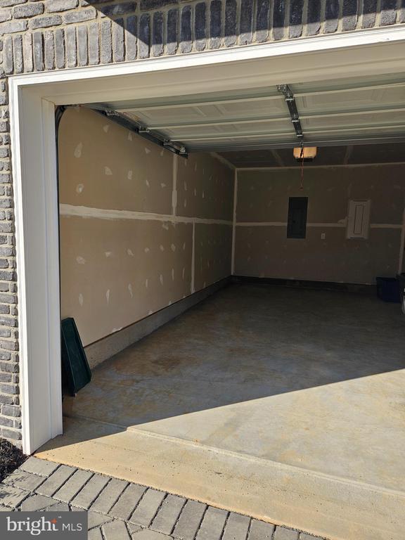 Building Photo - 1870 Amherst St