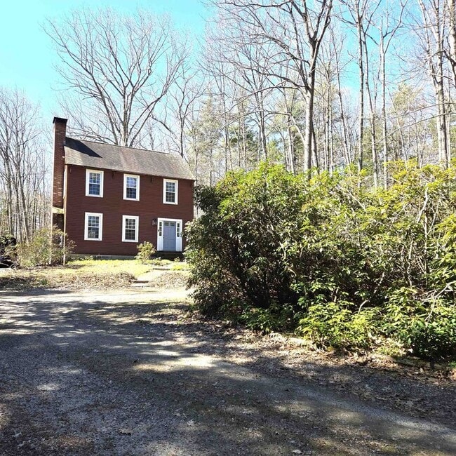 Building Photo - 43 Casalis Rd