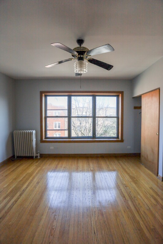 Building Photo - 1348 W Foster Ave