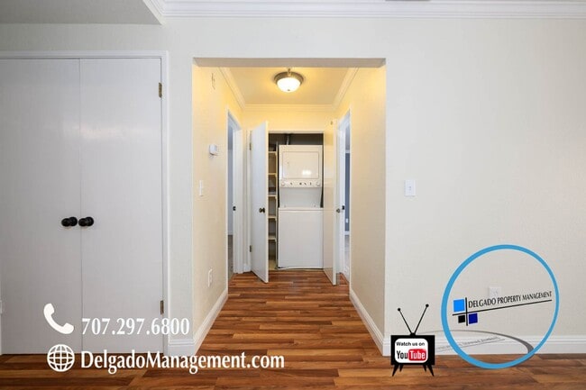 Building Photo - 1321 S Villa Way