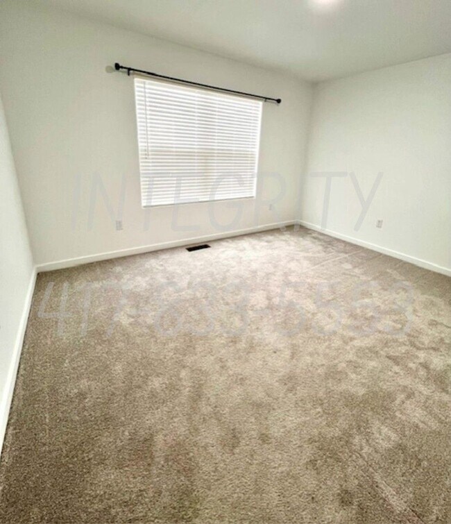 Building Photo - 800 Hoffman Hills Blvd