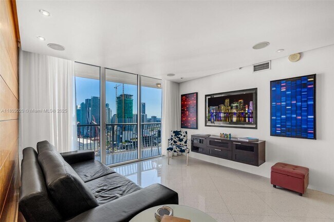 Building Photo - 1750 N Bayshore Dr