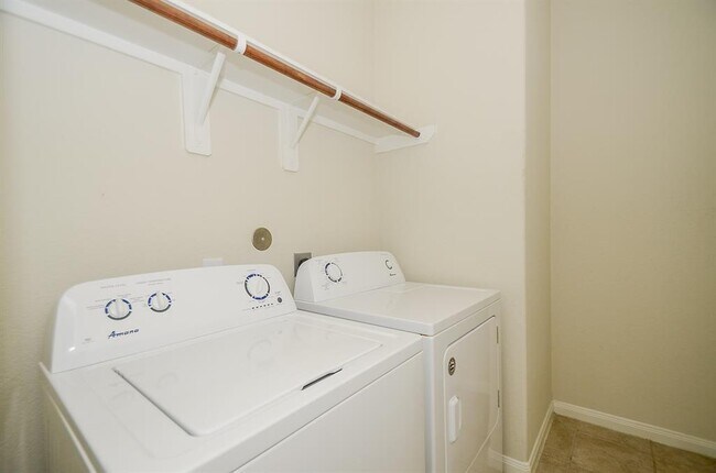 Building Photo - 26006 Haggard Nest Dr