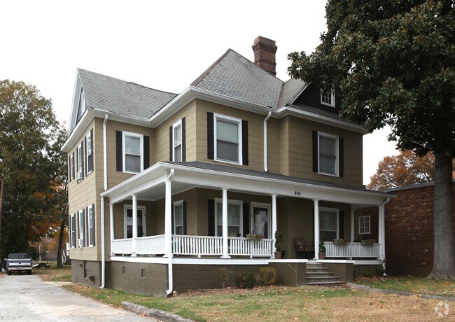 Building Photo - 404 Blandwood Ave