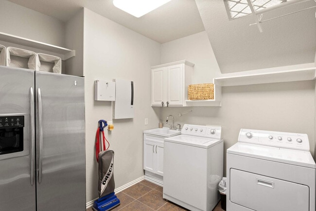 Building Photo - 201 Barkley Dr