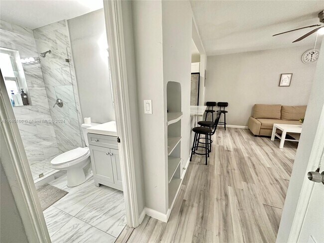 Building Photo - 1914 Dewey St