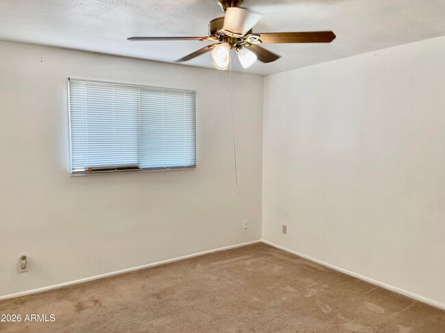 Building Photo - 949 W Parkway Blvd