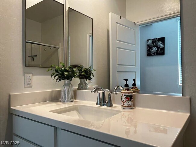 Building Photo - 3713 Neblina Dr