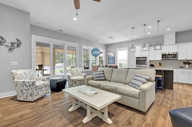 Building Photo - Beautiful custom home in Hampton Lake!