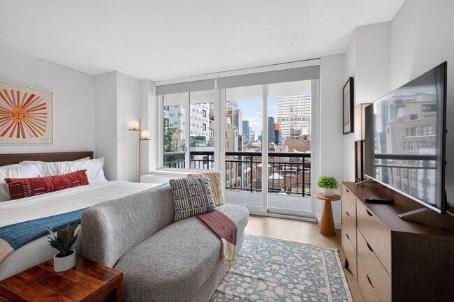 Building Photo - 68 W 37th St