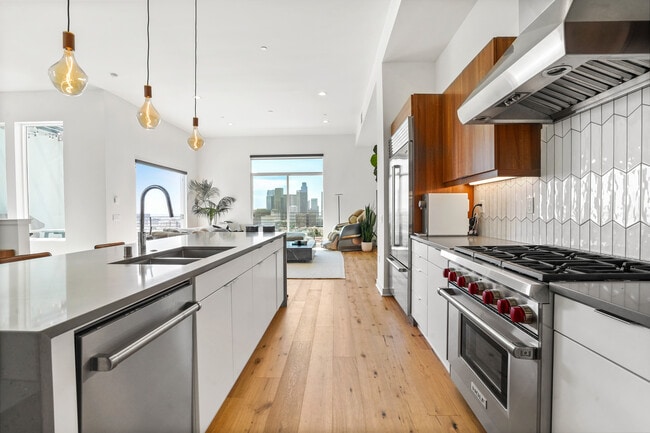 Building Photo - 1122 Panorama Way