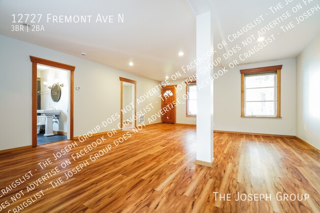 Building Photo - 12727 Fremont Ave N