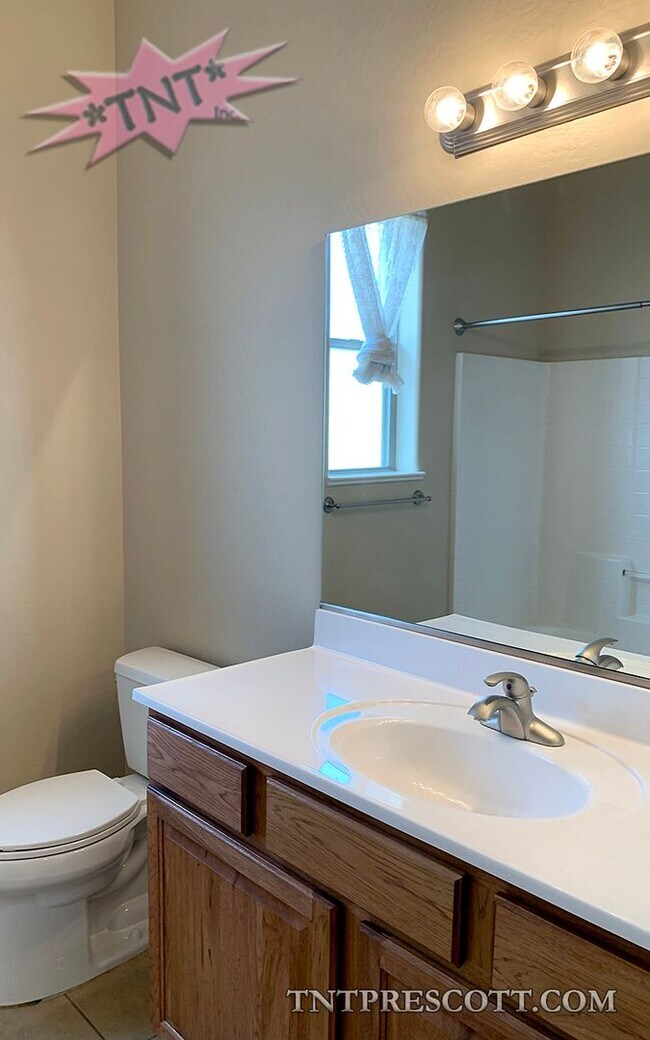 Building Photo - Home in Granville HOA