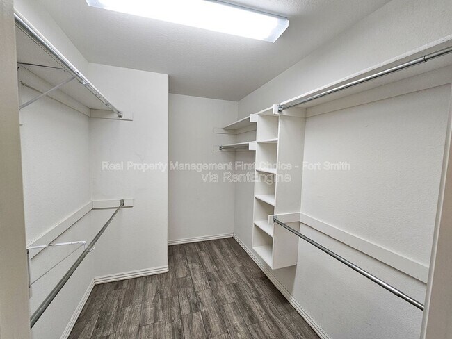 Building Photo - 6632 Leightyn Ln