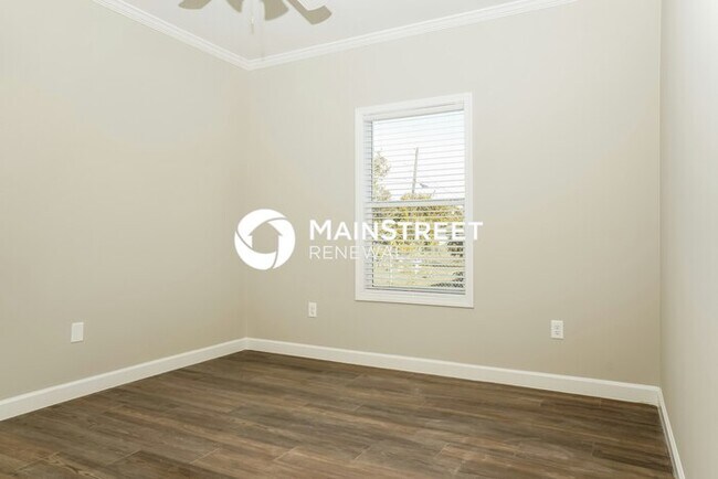 Building Photo - 4 Bedroom Pet-Friendly Home in North Port, FL with Main Street Renewal