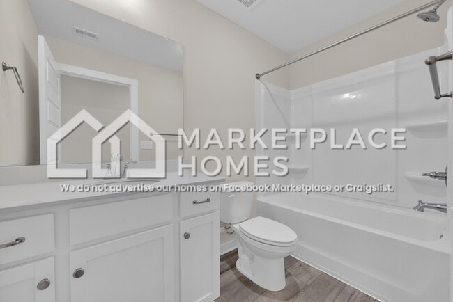 Building Photo - 170 Kings Wy