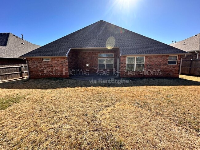 Building Photo - 13201 SW 2nd Terrace