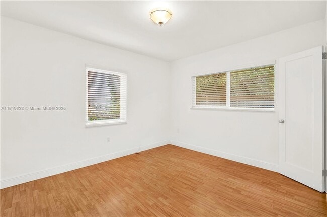Building Photo - 6890 SW 51st St