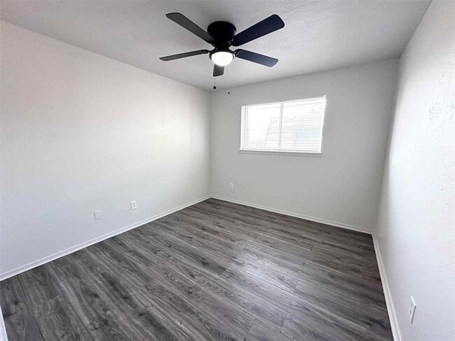 Building Photo - 7317 Melrose Ln